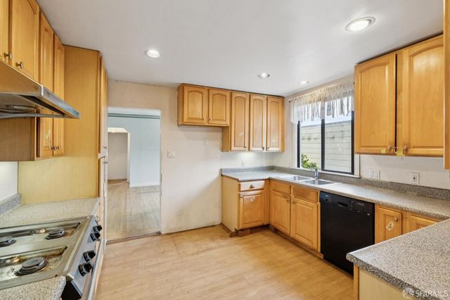 410 Holladay Avenue, San Francisco, CA 94110