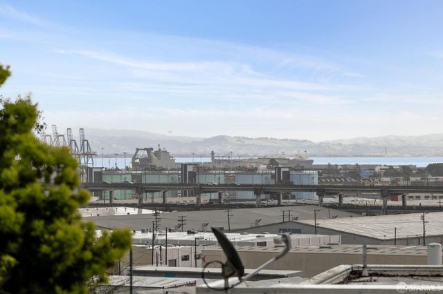 410 Holladay Avenue, San Francisco, CA 94110