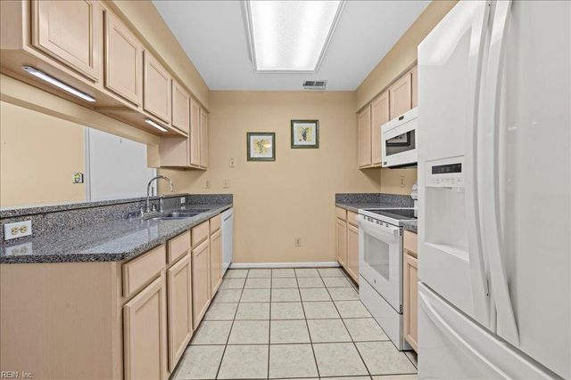 1123 Shoal Creek TRL, Chesapeake, VA 23320