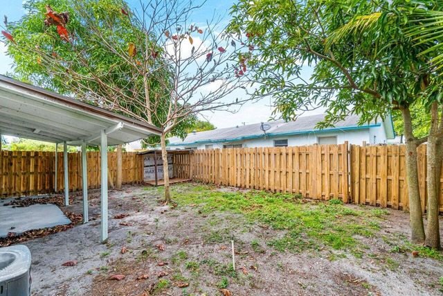 4905 Gulfstream Road, Lake Worth, FL 33461