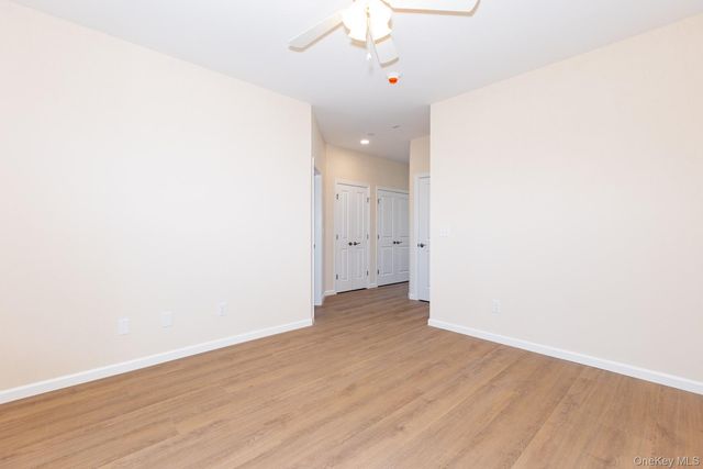 843 Lake Boulevard 301, Lindenhurst, NY 11757