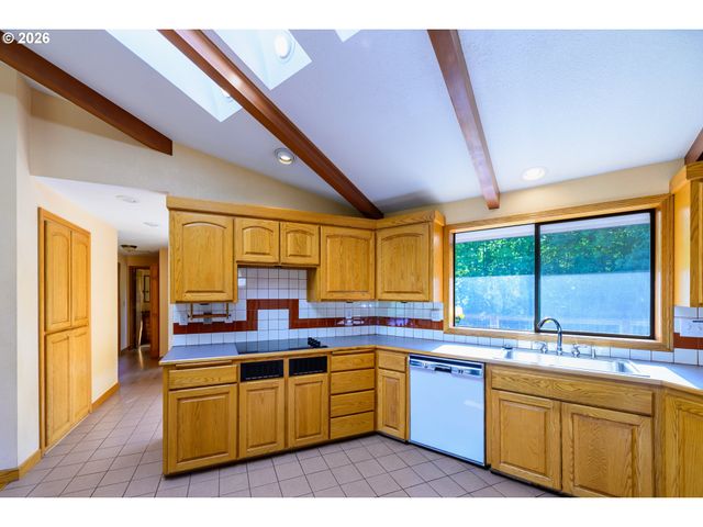 85465 EAGLES AERIE Rd, Eugene, OR 97405