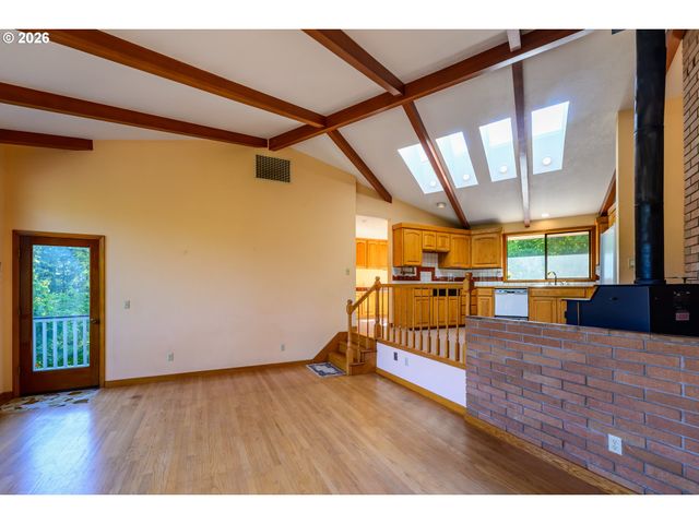 85465 EAGLES AERIE Rd, Eugene, OR 97405