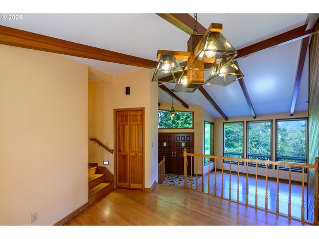 85465 EAGLES AERIE Rd, Eugene, OR 97405