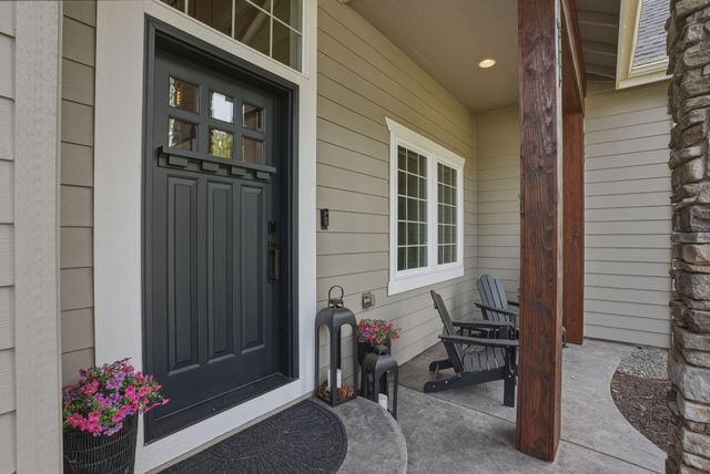 1041 E Timber Pine Drive, Sisters, OR 97759