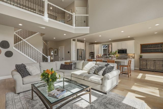 1041 E Timber Pine Drive, Sisters, OR 97759