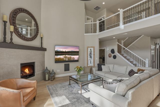 1041 E Timber Pine Drive, Sisters, OR 97759