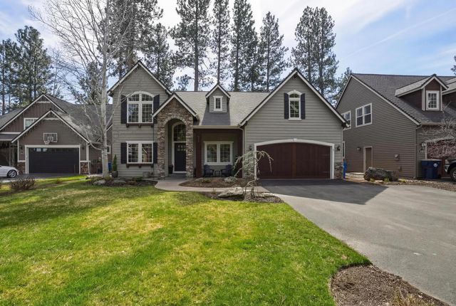 1041 E Timber Pine Drive, Sisters, OR 97759