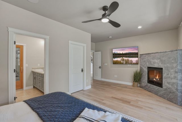 1041 E Timber Pine Drive, Sisters, OR 97759