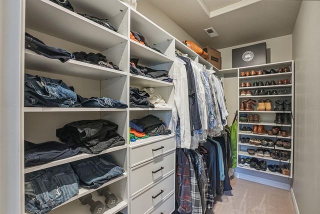 1041 E Timber Pine Drive, Sisters, OR 97759