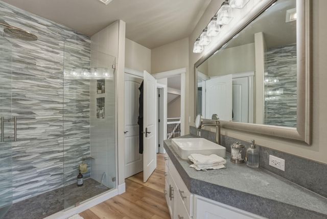 1041 E Timber Pine Drive, Sisters, OR 97759