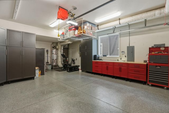 1041 E Timber Pine Drive, Sisters, OR 97759