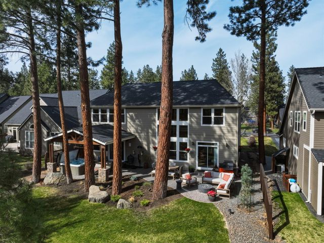 1041 E Timber Pine Drive, Sisters, OR 97759