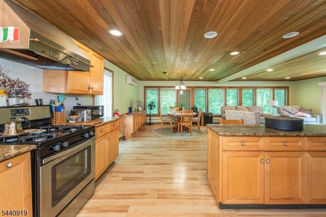 101 Rolling Ridge Rd, West Milford Twp., NJ 07480
