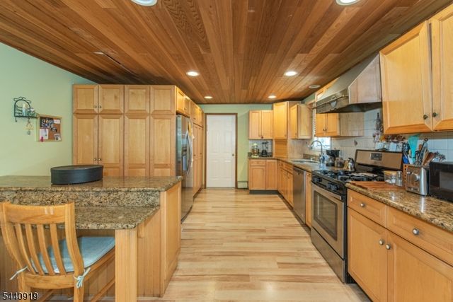 101 Rolling Ridge Rd, West Milford Twp., NJ 07480