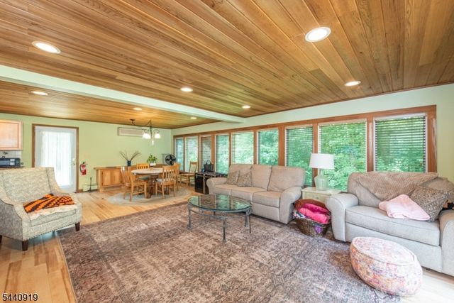 101 Rolling Ridge Rd, West Milford Twp., NJ 07480