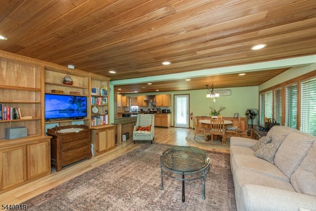 101 Rolling Ridge Rd, West Milford Twp., NJ 07480