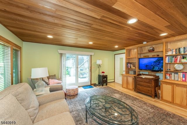 101 Rolling Ridge Rd, West Milford Twp., NJ 07480