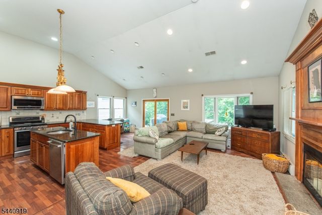 101 Rolling Ridge Rd, West Milford Twp., NJ 07480