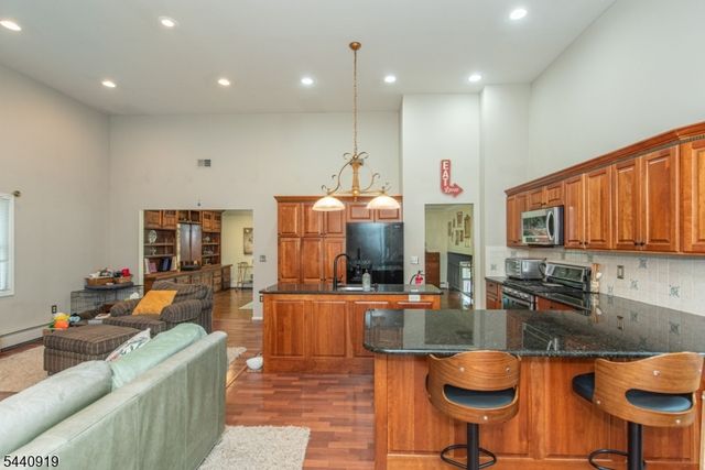 101 Rolling Ridge Rd, West Milford Twp., NJ 07480