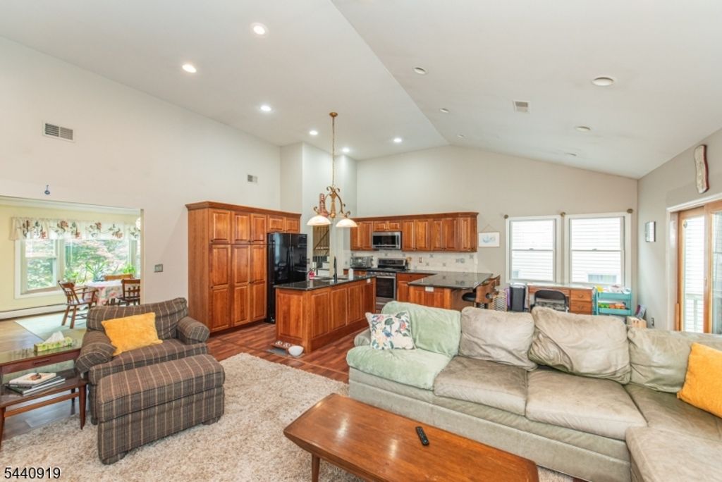 101 Rolling Ridge Rd, West Milford Twp., NJ 07480 — photo 4
