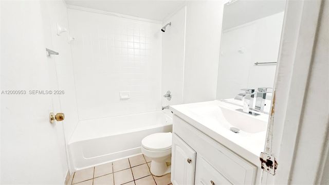 9491 S Palm Cir S 103, Pembroke Pines, FL 33025