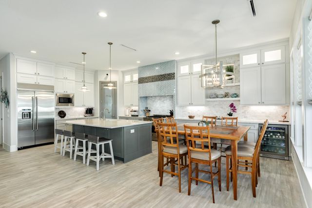 3827 Sea Breeze Lane, Galveston, TX 77554