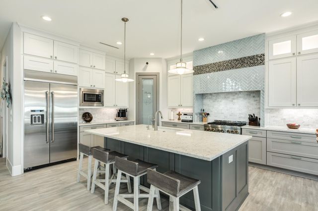 3827 Sea Breeze Lane, Galveston, TX 77554