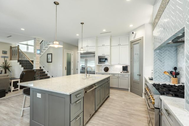 3827 Sea Breeze Lane, Galveston, TX 77554