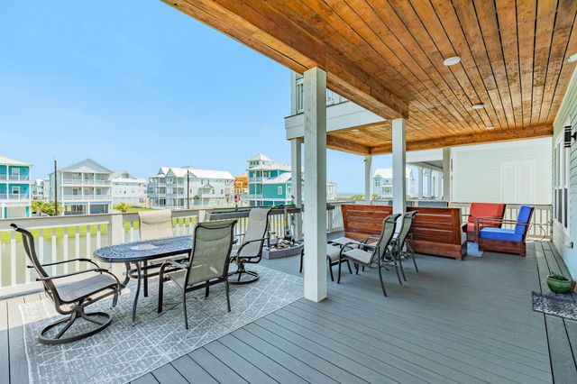 3827 Sea Breeze Lane, Galveston, TX 77554