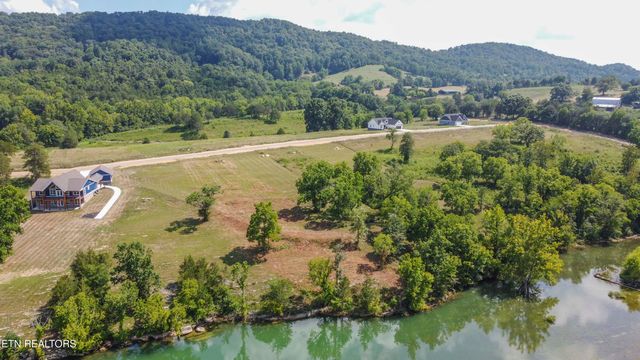 Waterfront Knl, Sharps Chapel, TN 37866