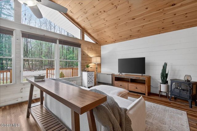 12 Minder Road, Corinth, NY 12822