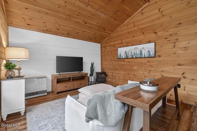 12 Minder Road, Corinth, NY 12822