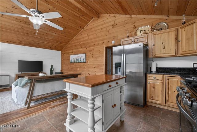 12 Minder Road, Corinth, NY 12822