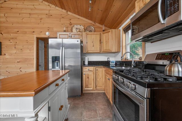 12 Minder Road, Corinth, NY 12822