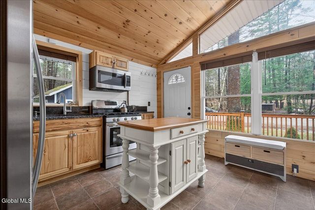 12 Minder Road, Corinth, NY 12822