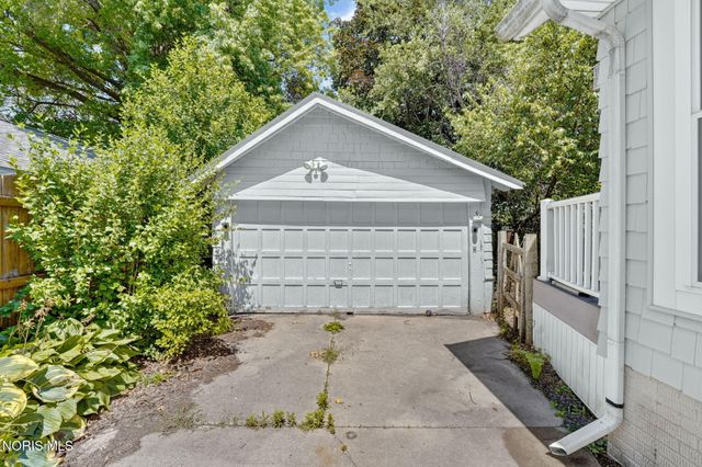 216 Dartmouth Drive, Toledo, OH 43614