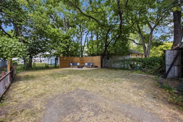 1433 2nd Avenue S, Fargo, ND 58103