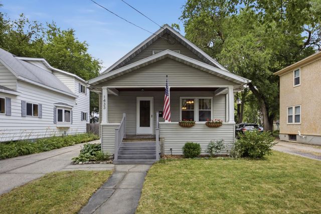 1433 2nd Avenue S, Fargo, ND 58103