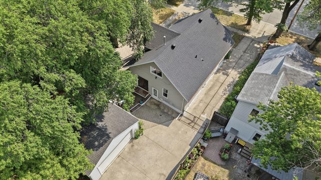 1433 2nd Avenue S, Fargo, ND 58103