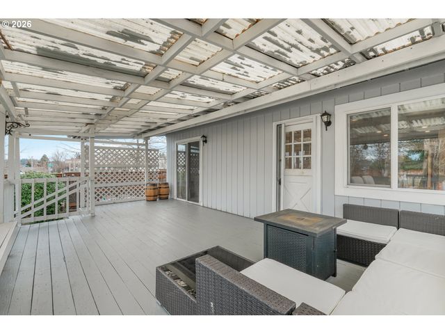 1411 DIVISION St, Oregon City, OR 97045