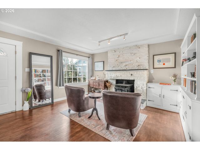 1411 DIVISION St, Oregon City, OR 97045