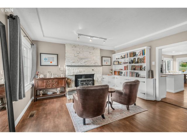 1411 DIVISION St, Oregon City, OR 97045