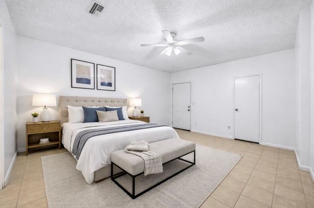 9410 Stonehouse Lane, Houston, TX 77025