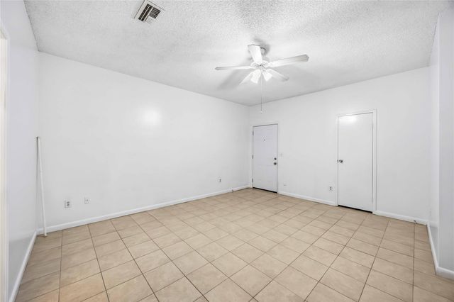 9410 Stonehouse Lane, Houston, TX 77025