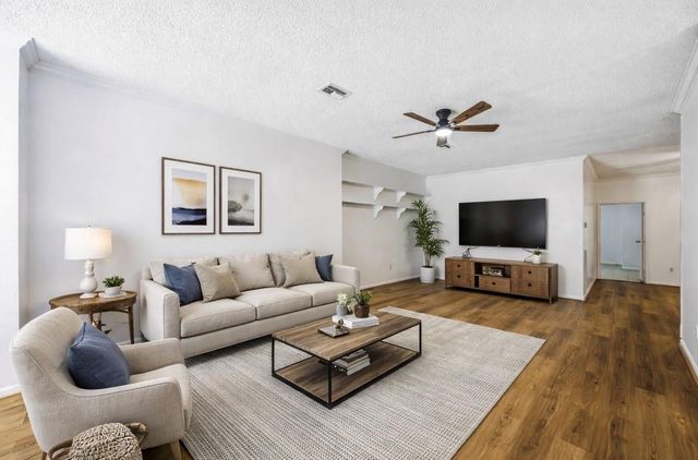 9410 Stonehouse Lane, Houston, TX 77025