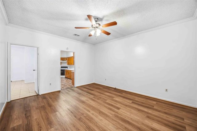 9410 Stonehouse Lane, Houston, TX 77025