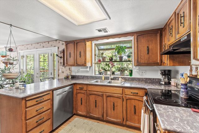 1280 Jaynes Drive, Grants Pass, OR 97527