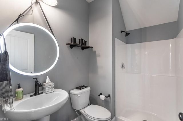 8437 Gayle LN, Toano, VA 23168