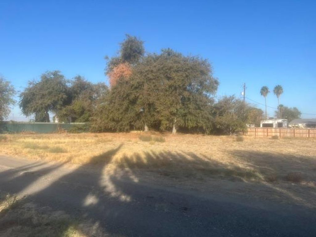 Image 1 of property listing at 147 N Street, Firebaugh, CA 93622